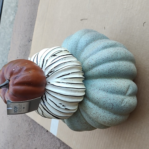 Three tier 12 in tabletop pumpkin - Picture 4 of 4